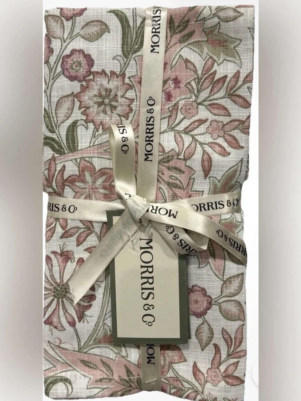 Morris & Co. (William Morris)Design Pattern: Wilhemina (pink, green) 8 pc napkin